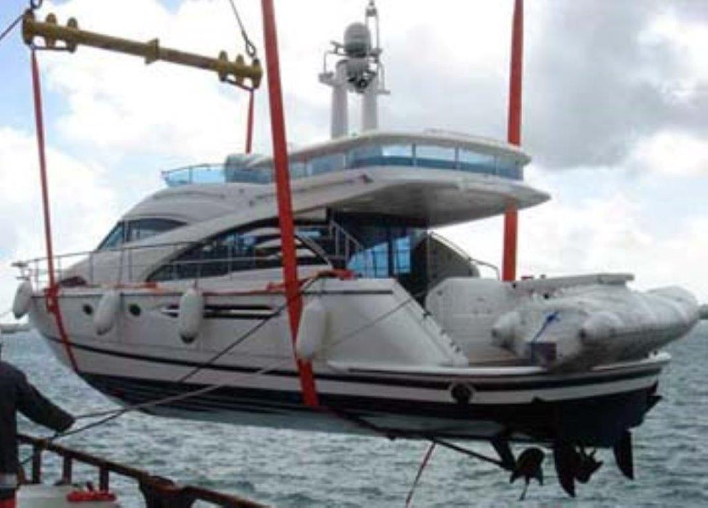 Boat on Sling, On Water Delivery, Breakbulk Cargo Boat on Sling, On Water Delivery, Breakbulk Cargo