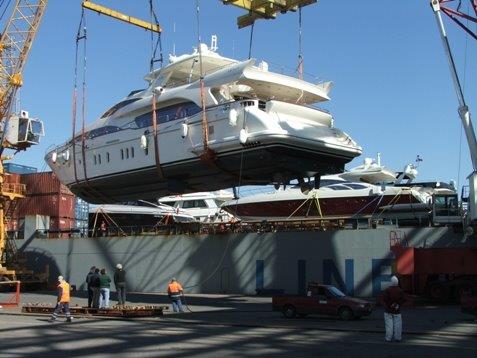 Yacht on a Sling, Breakbulk, Crane Lift, Terminal Operations Yacht on a Sling, Breakbulk, Crane Lift, Terminal Operations